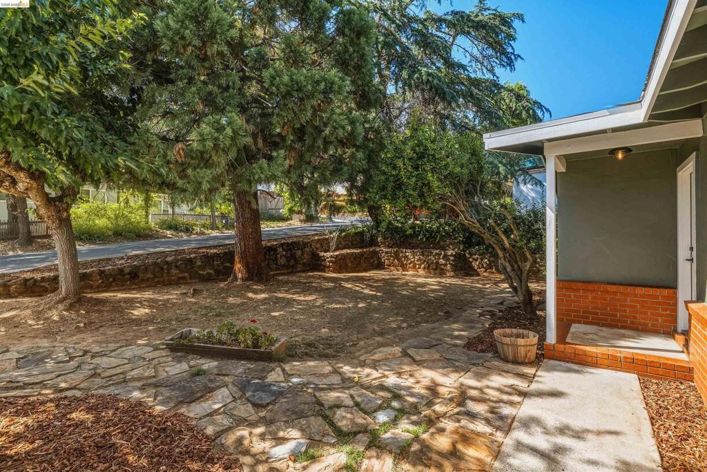 327 Calaveras Way, Sonora, CA 95370