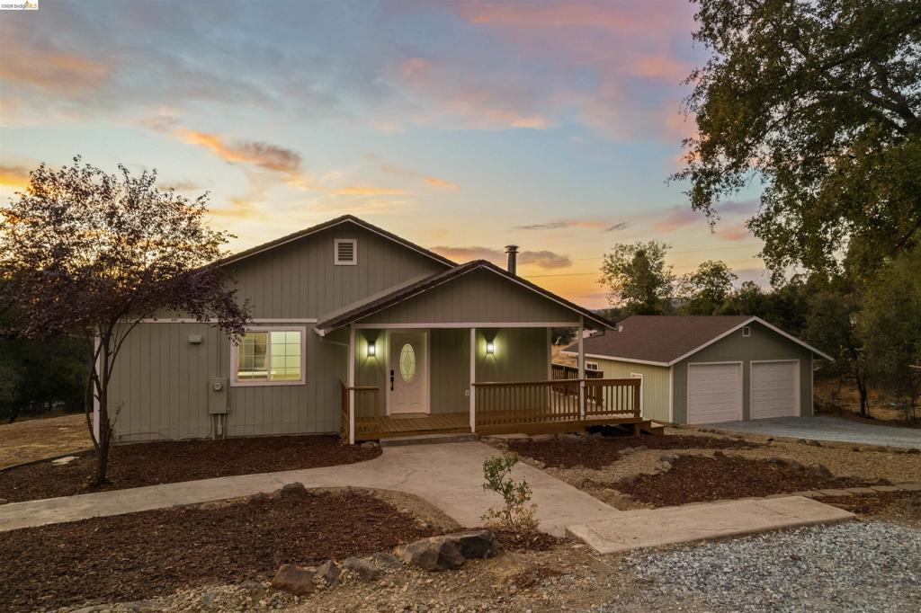 19676 Rawhide Rd, Sonora, CA 95370-9415