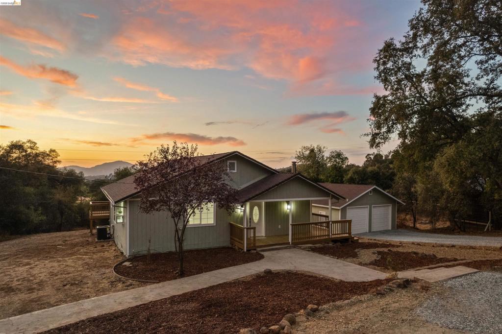 19676 Rawhide Rd, Sonora, CA 95370-9415