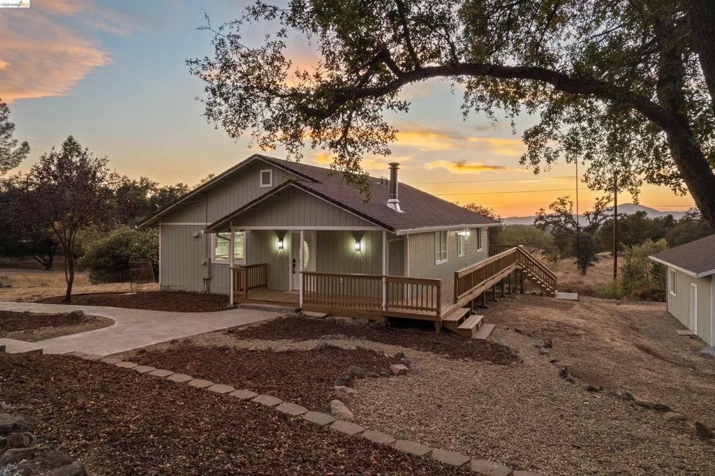 19676 Rawhide Rd, Sonora, CA 95370-9415