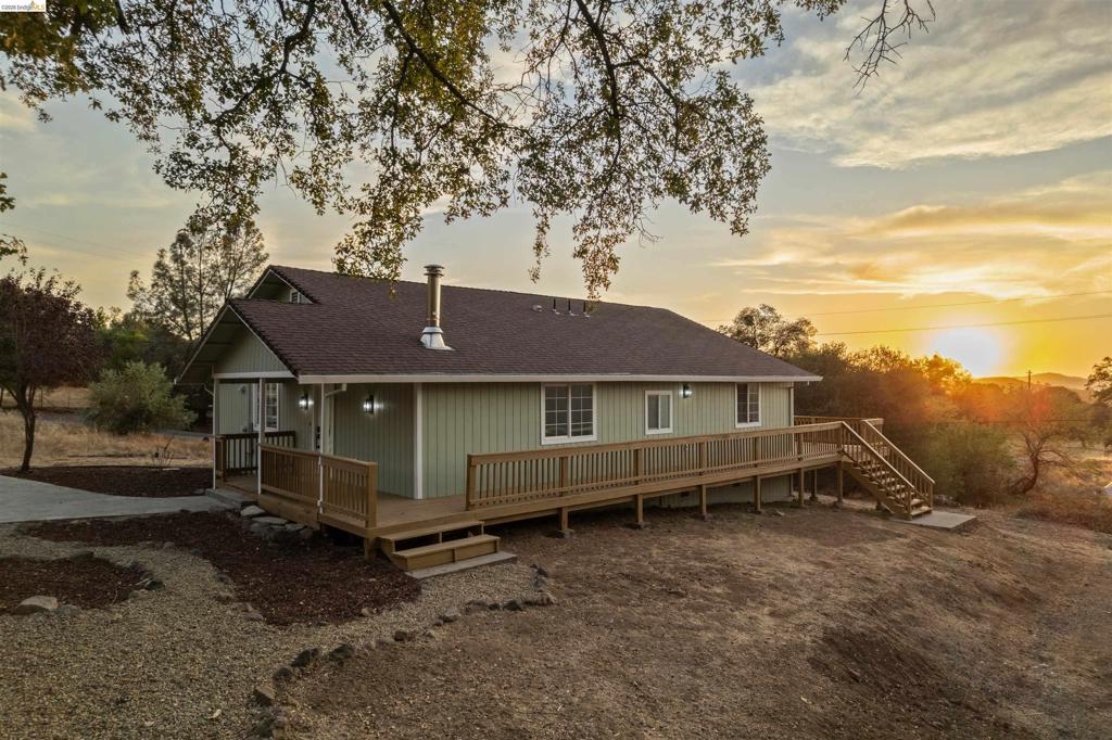 19676 Rawhide Rd, Sonora, CA 95370-9415