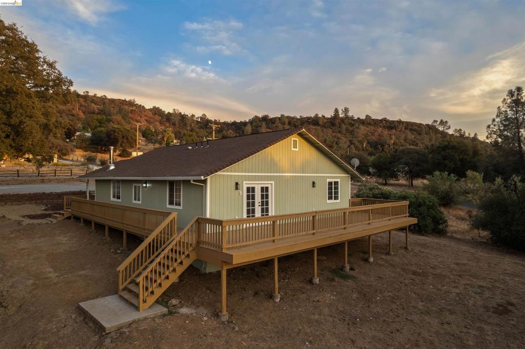 19676 Rawhide Rd, Sonora, CA 95370-9415