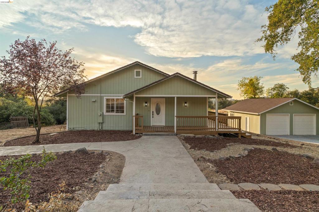 19676 Rawhide Rd, Sonora, CA 95370-9415