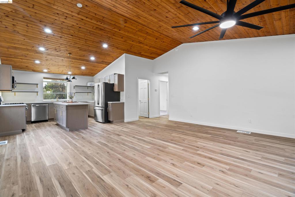 19676 Rawhide Rd, Sonora, CA 95370-9415
