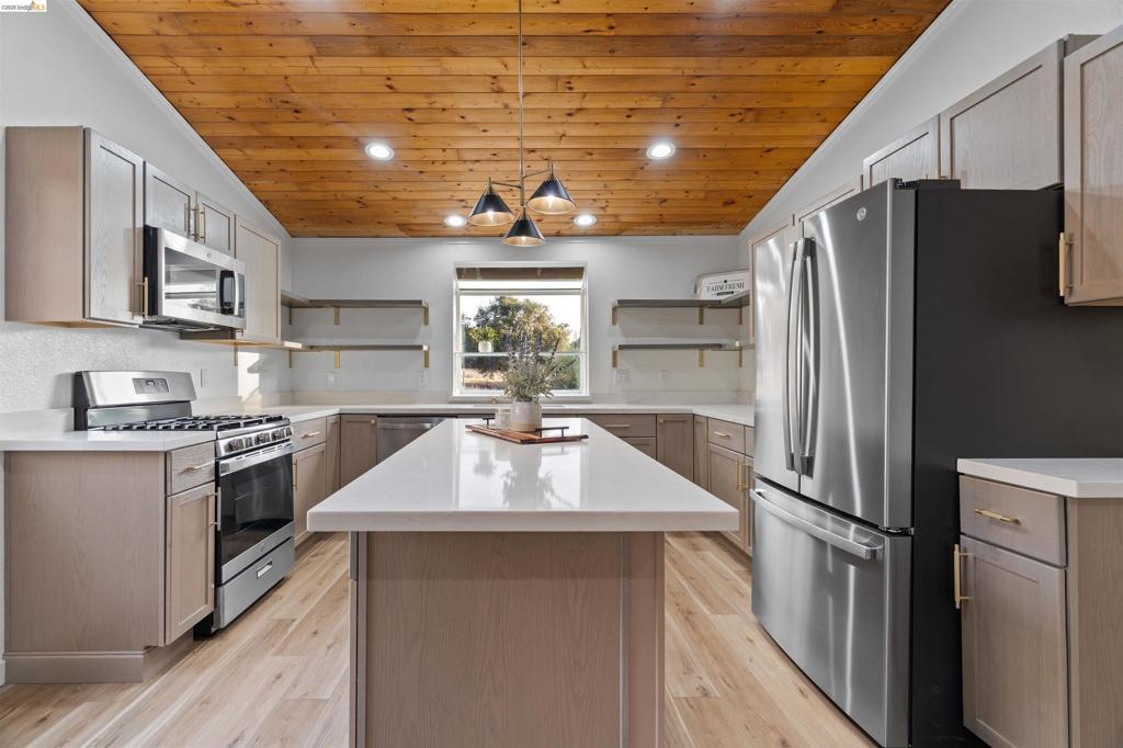 19676 Rawhide Rd, Sonora, CA 95370-9415
