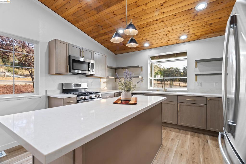 19676 Rawhide Rd, Sonora, CA 95370-9415
