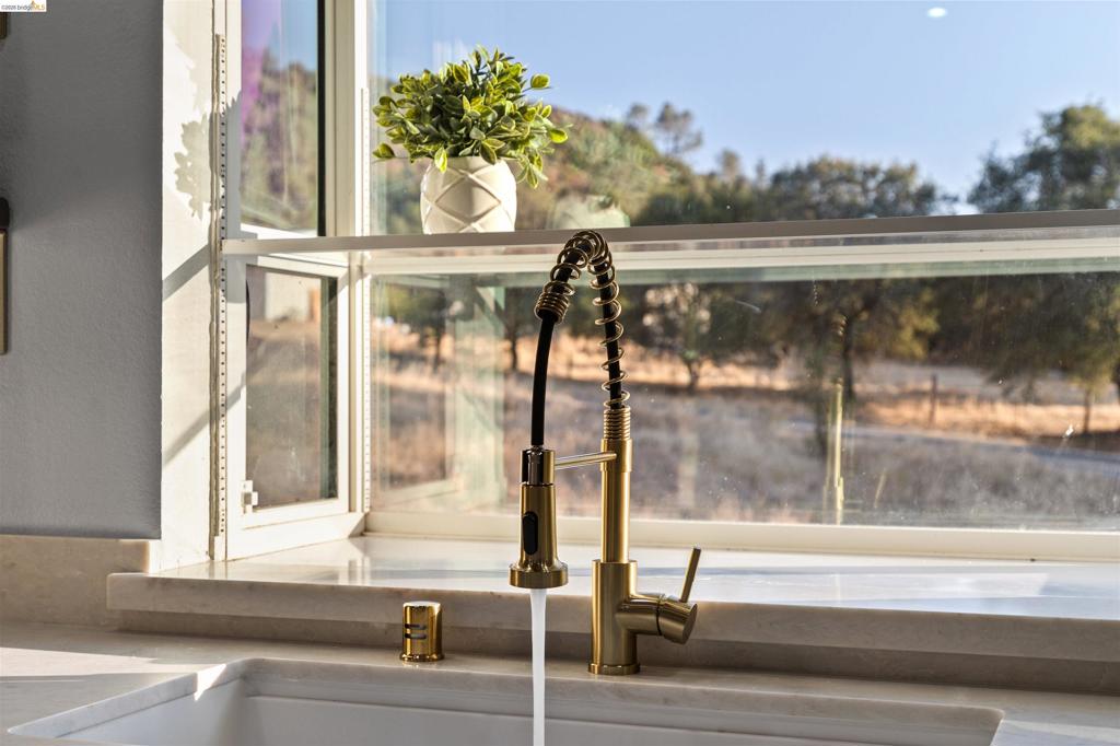 19676 Rawhide Rd, Sonora, CA 95370-9415