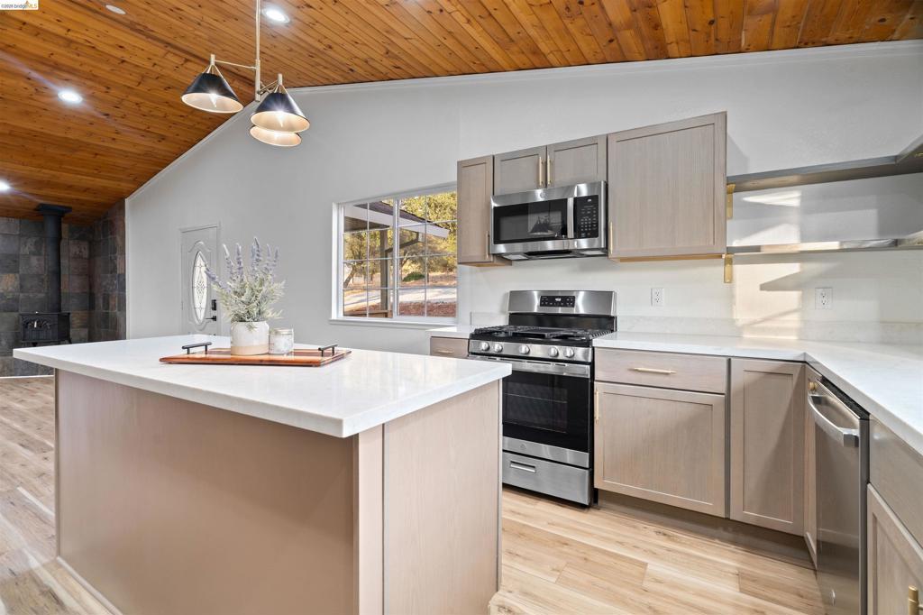 19676 Rawhide Rd, Sonora, CA 95370-9415