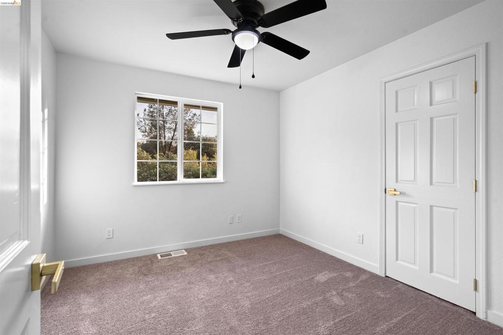 19676 Rawhide Rd, Sonora, CA 95370-9415