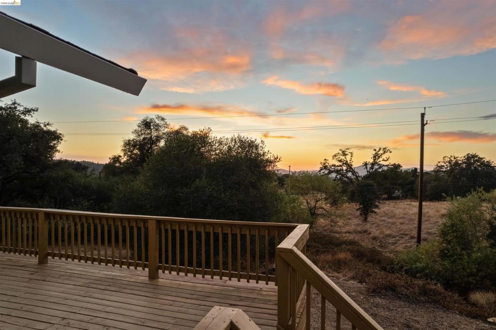 19676 Rawhide Rd, Sonora, CA 95370-9415