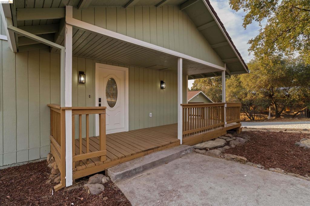 19676 Rawhide Rd, Sonora, CA 95370-9415