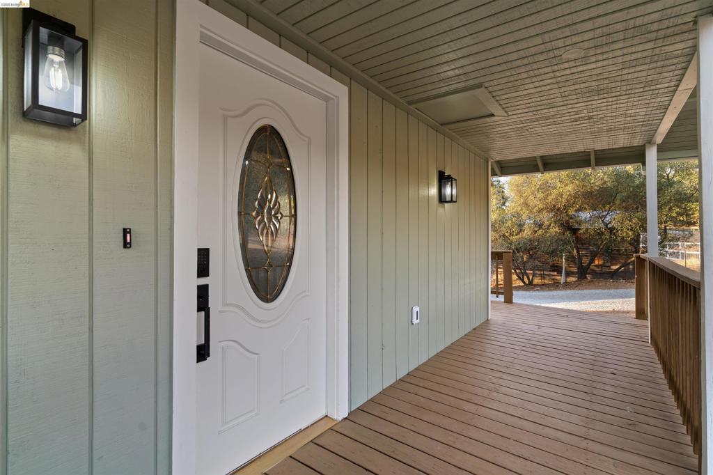 19676 Rawhide Rd, Sonora, CA 95370-9415