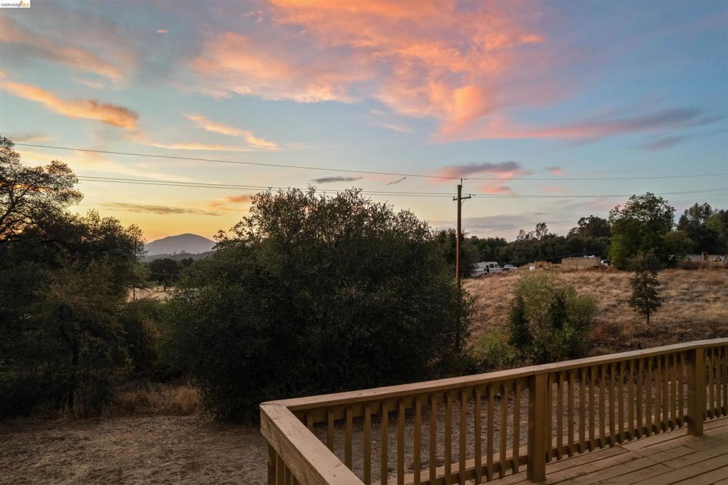 19676 Rawhide Rd, Sonora, CA 95370-9415
