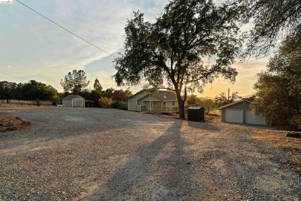 19676 Rawhide Rd, Sonora, CA 95370-9415