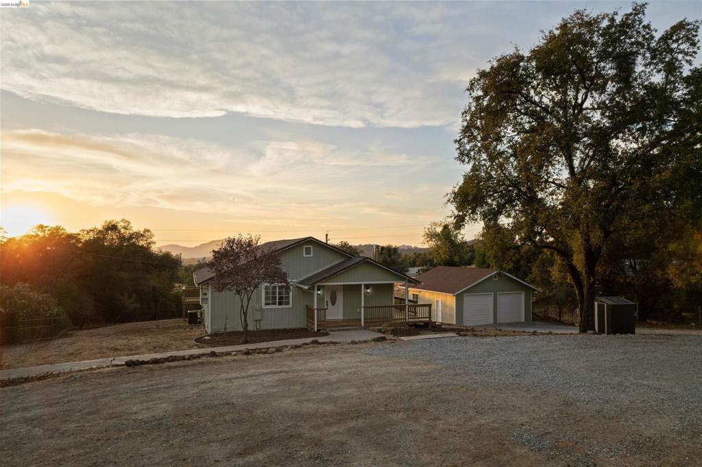 19676 Rawhide Rd, Sonora, CA 95370-9415