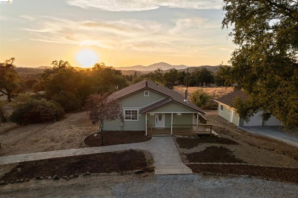19676 Rawhide Rd, Sonora, CA 95370-9415