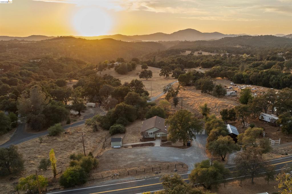 19676 Rawhide Rd, Sonora, CA 95370-9415