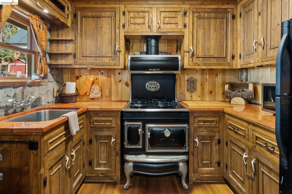 25972 Long Barn Road, Long Barn, CA 95335