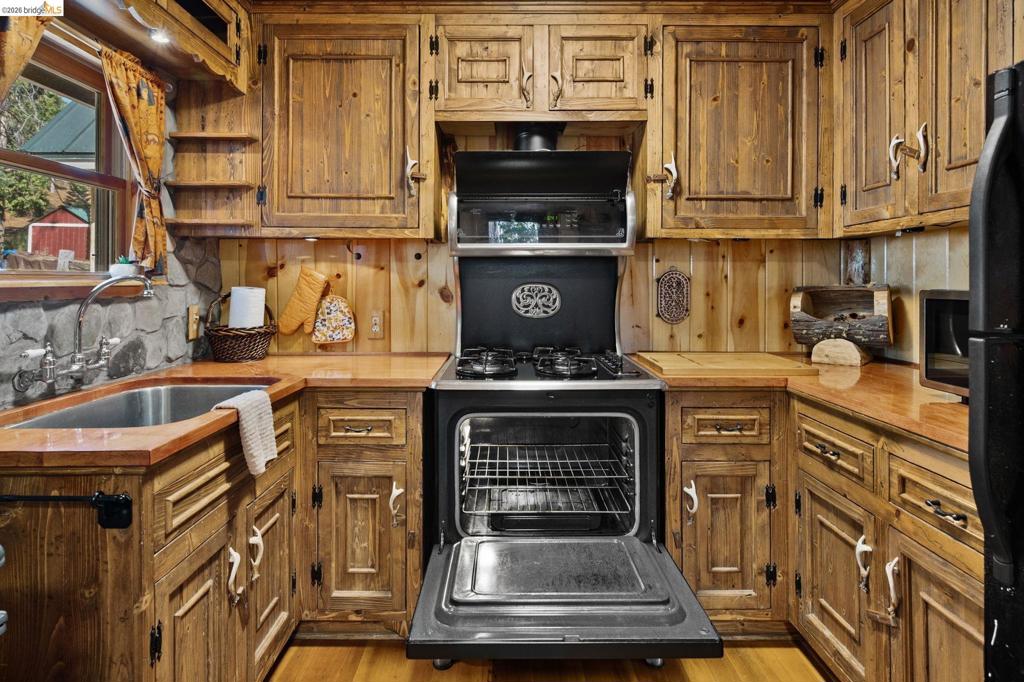 25972 Long Barn Road, Long Barn, CA 95335