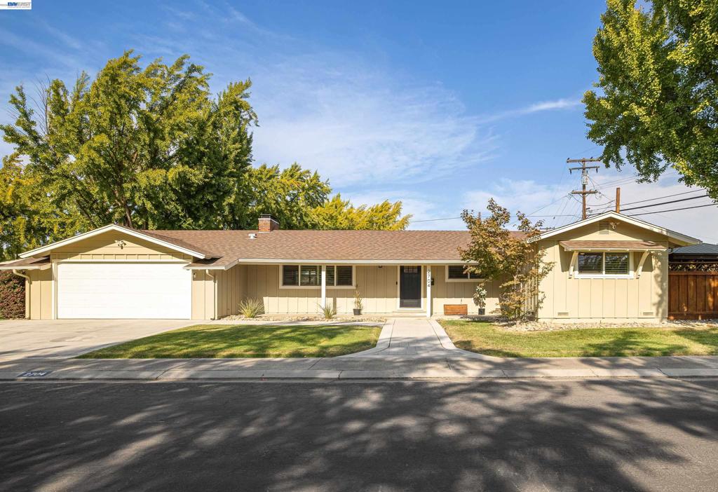 2704 Hampshire Lane, Modesto, CA 95350