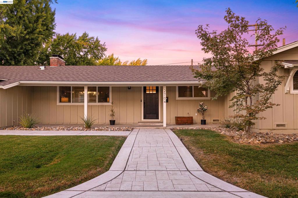 2704 Hampshire Lane, Modesto, CA 95350