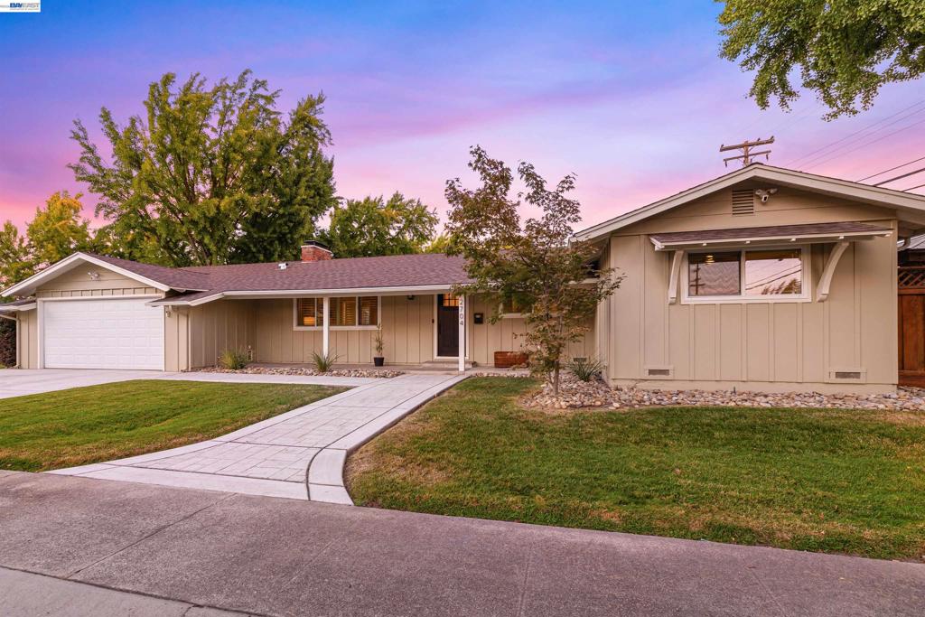 2704 Hampshire Lane, Modesto, CA 95350