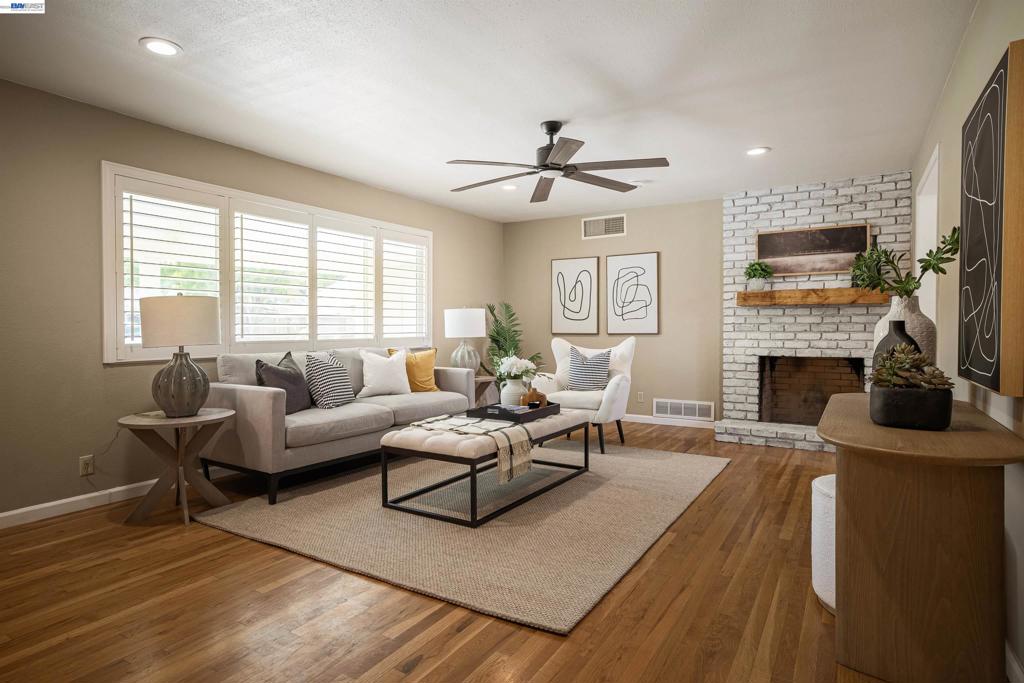 2704 Hampshire Lane, Modesto, CA 95350