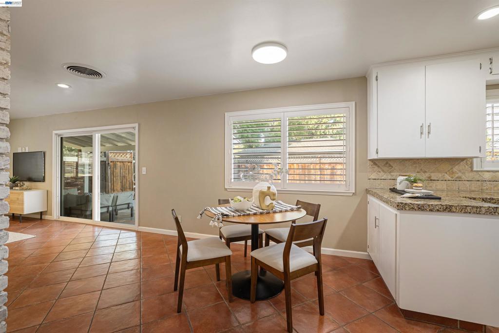 2704 Hampshire Lane, Modesto, CA 95350