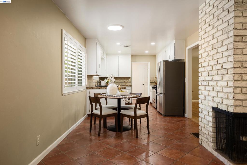 2704 Hampshire Lane, Modesto, CA 95350