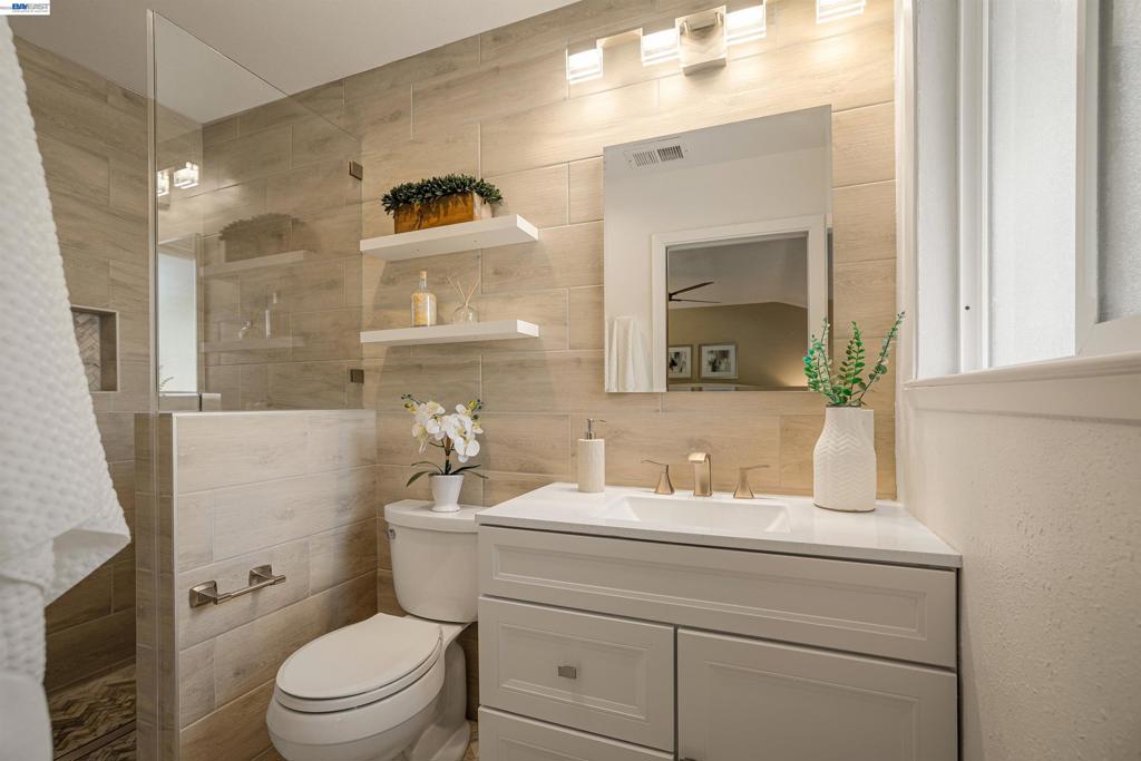 2704 Hampshire Lane, Modesto, CA 95350