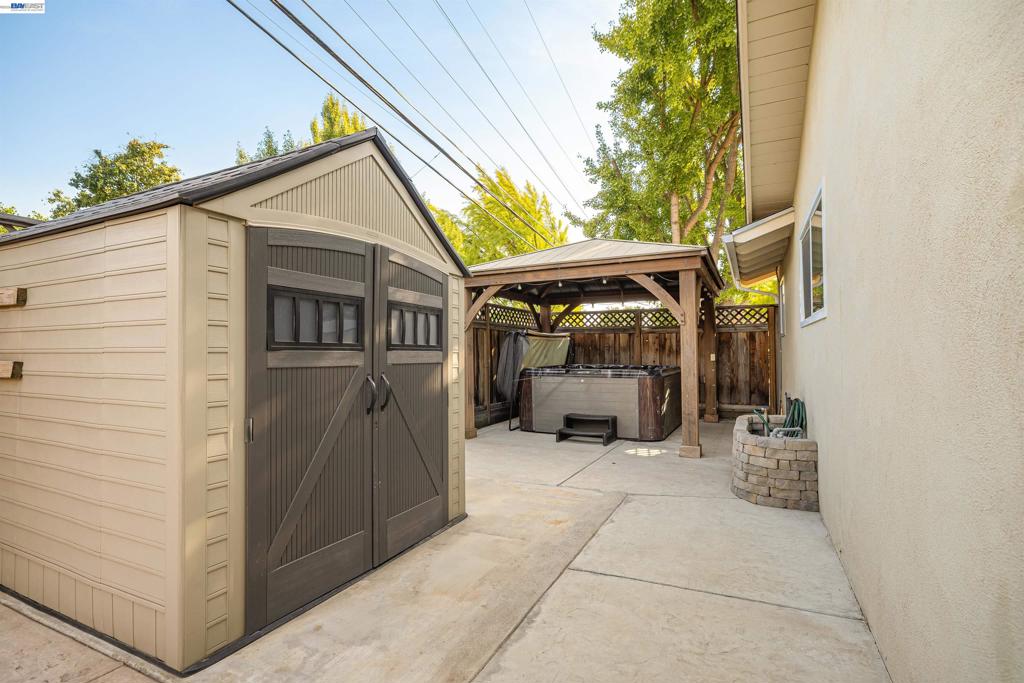 2704 Hampshire Lane, Modesto, CA 95350