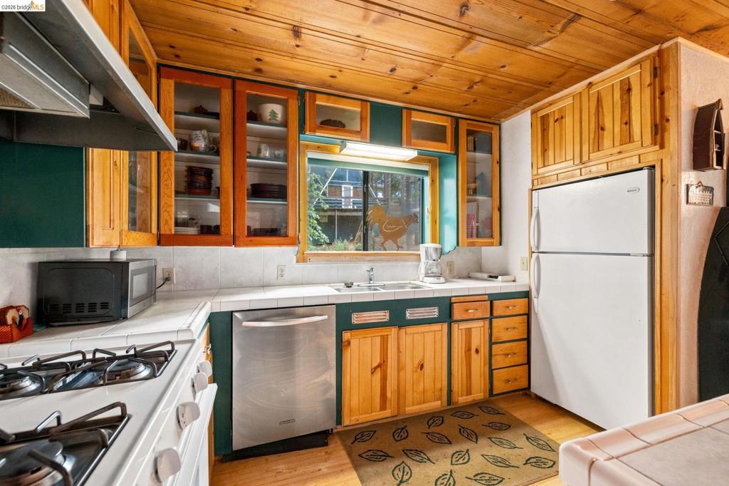 25822 Long Barn Sugar Pine Rd, Long Barn, CA 95335