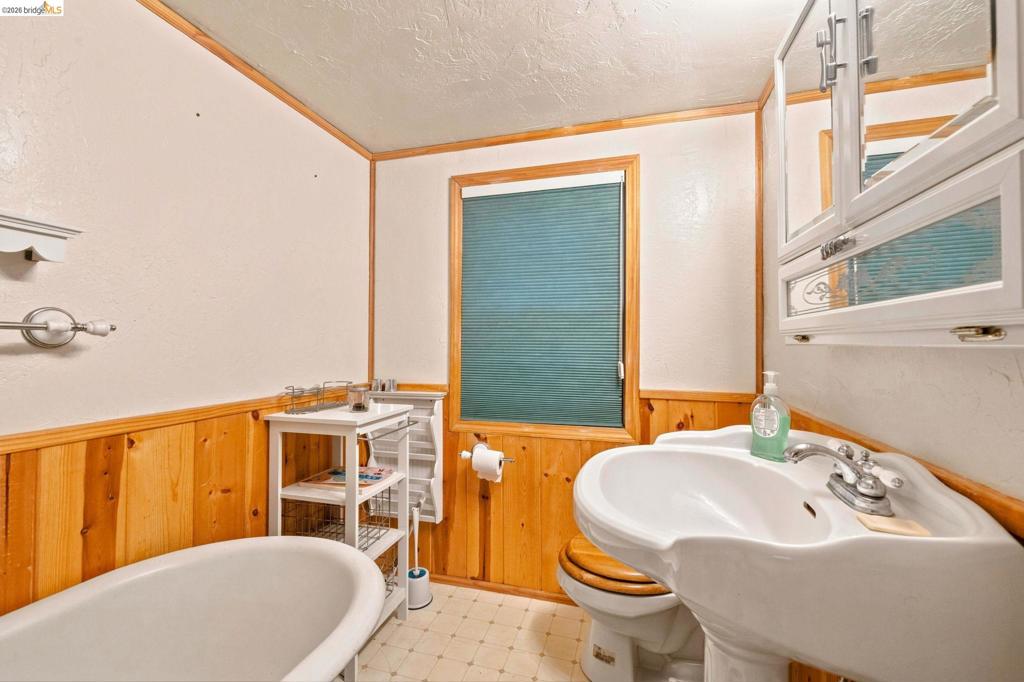 25822 Long Barn Sugar Pine Rd, Long Barn, CA 95335