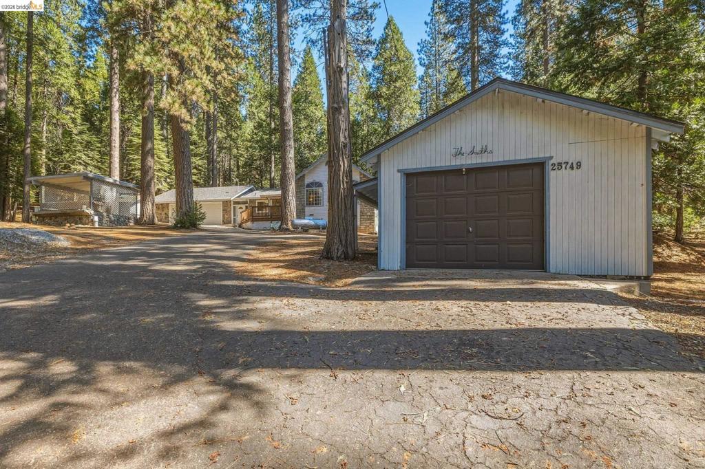 25749 Wheeler Rd, Long Barn, CA 95335