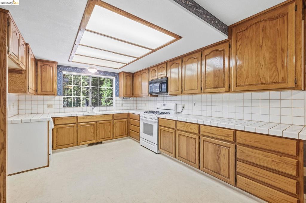 25749 Wheeler Rd, Long Barn, CA 95335