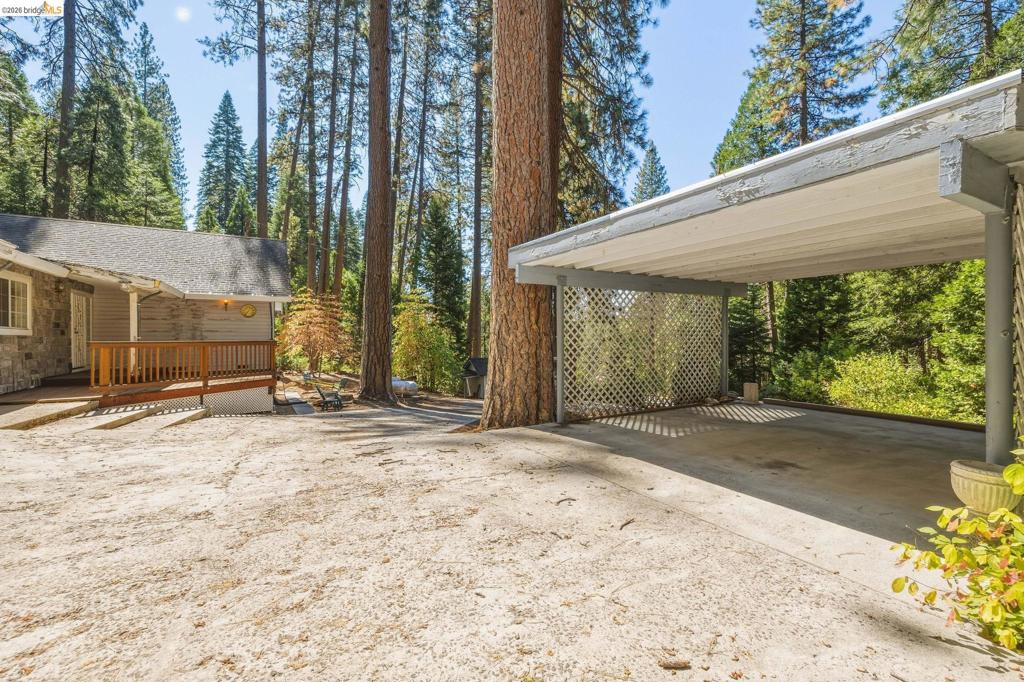25749 Wheeler Rd, Long Barn, CA 95335