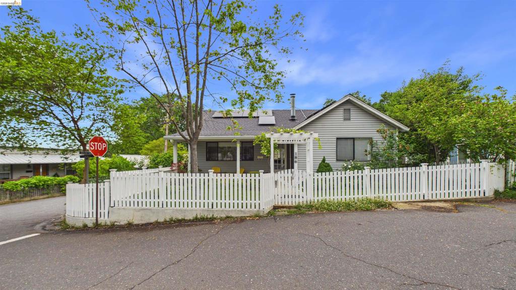 186 Theall, Sonora, CA 95370