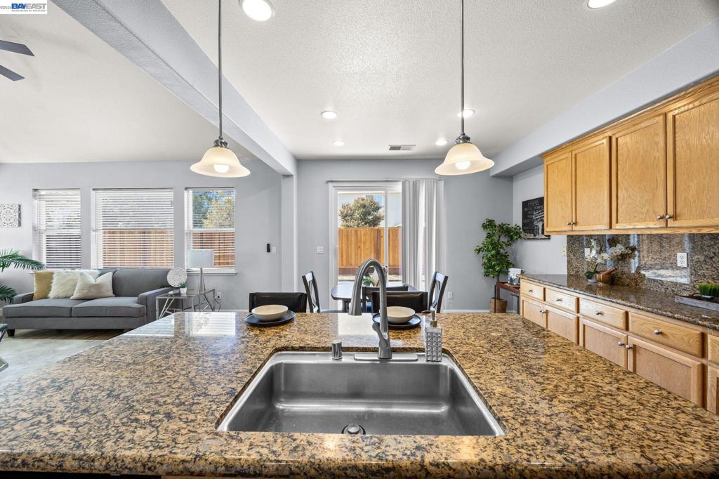 257 Orchid Lane, Patterson, CA 95363-8373