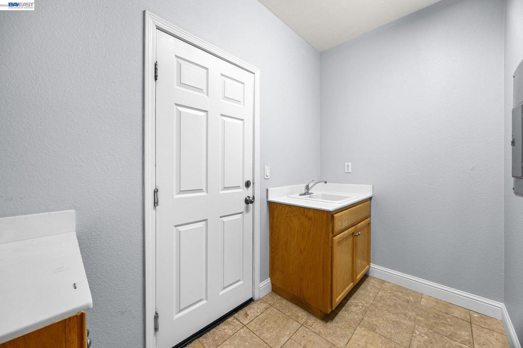 257 Orchid Lane, Patterson, CA 95363-8373