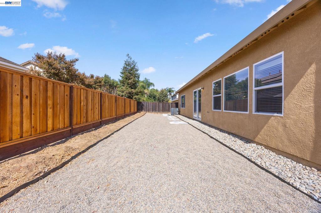 257 Orchid Lane, Patterson, CA 95363-8373