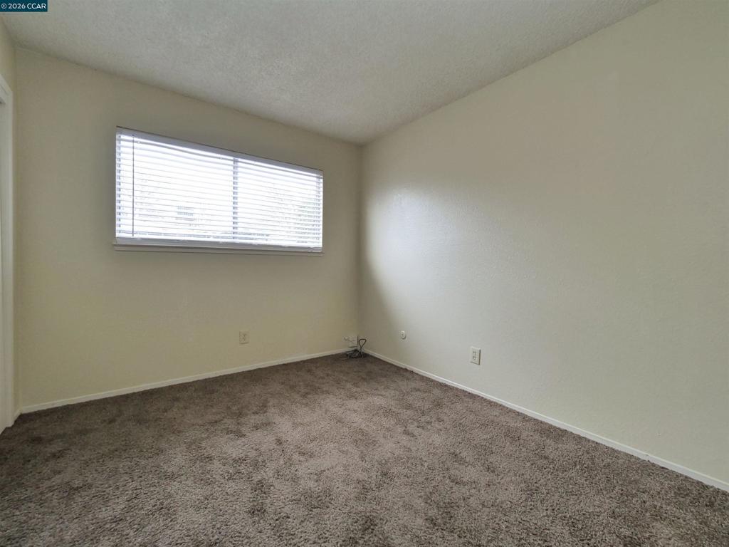 211 Kingston Lane, Modesto, CA 95354-3128