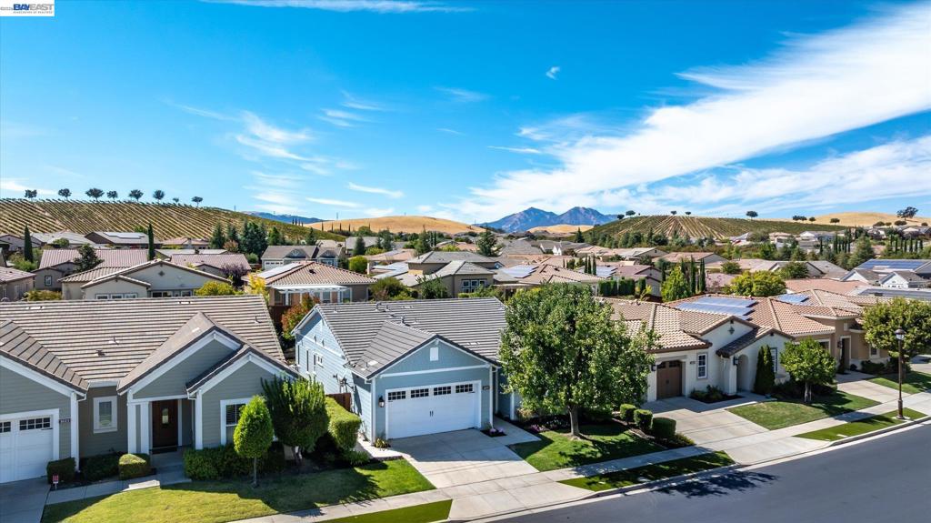 1609 Zinfandel Dr, Brentwood (CC), CA 94513