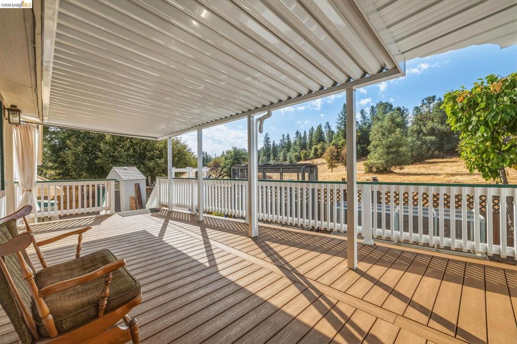 22880 Parkwood Dr, Groveland, CA 95321