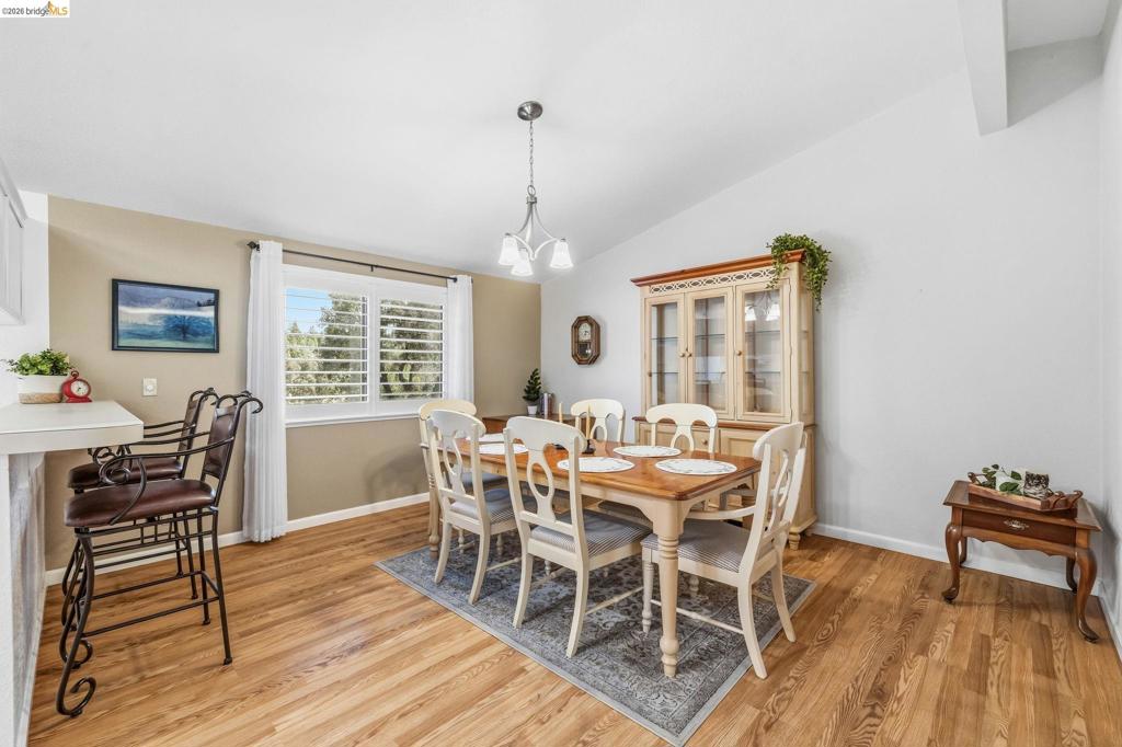 22880 Parkwood Dr, Groveland, CA 95321