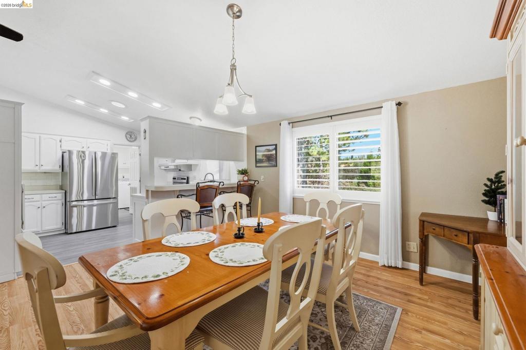 22880 Parkwood Dr, Groveland, CA 95321