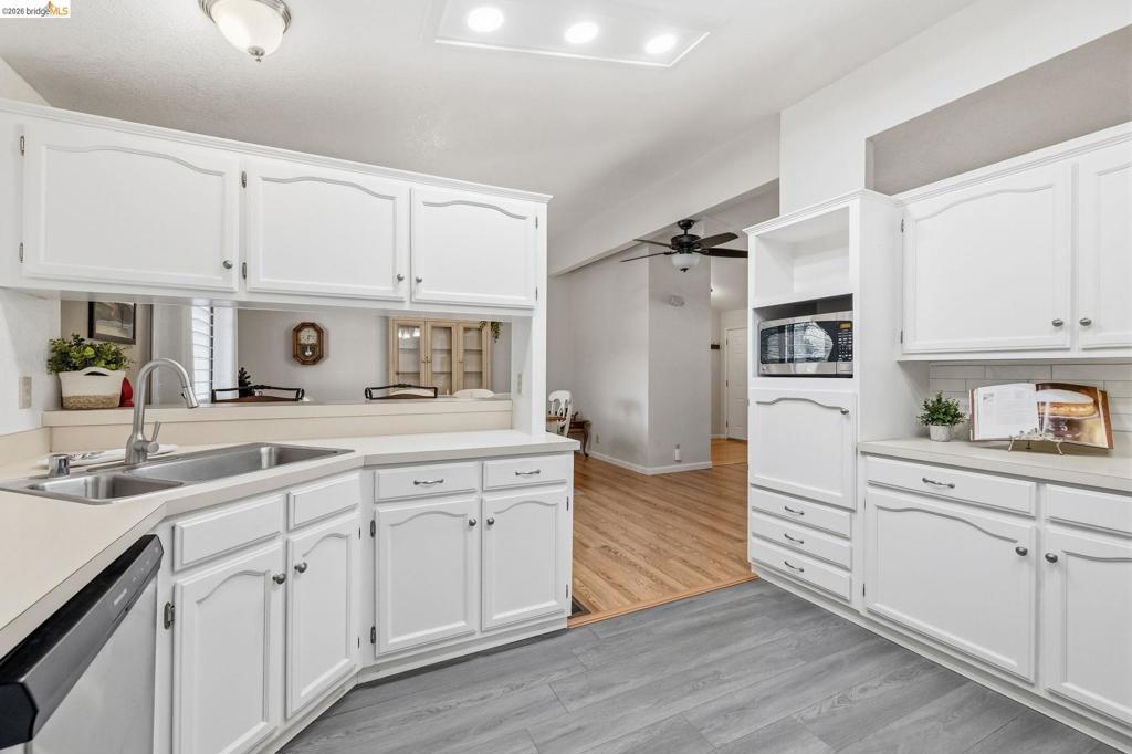 22880 Parkwood Dr, Groveland, CA 95321