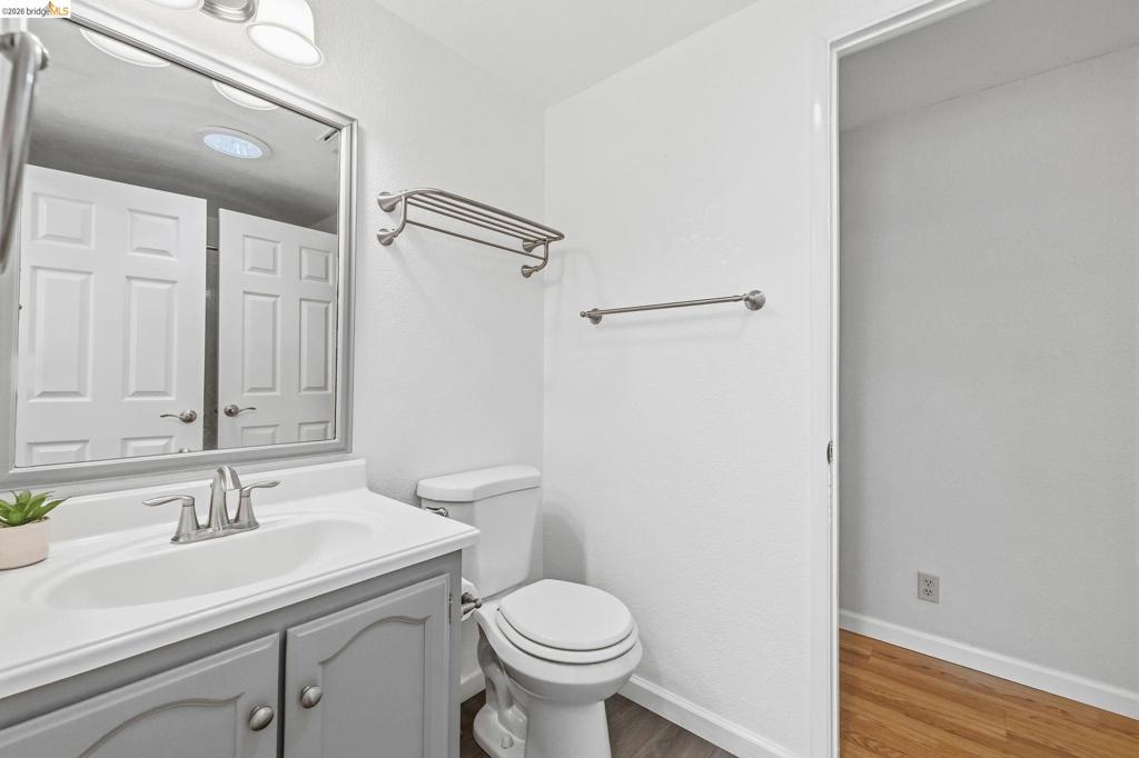 22880 Parkwood Dr, Groveland, CA 95321