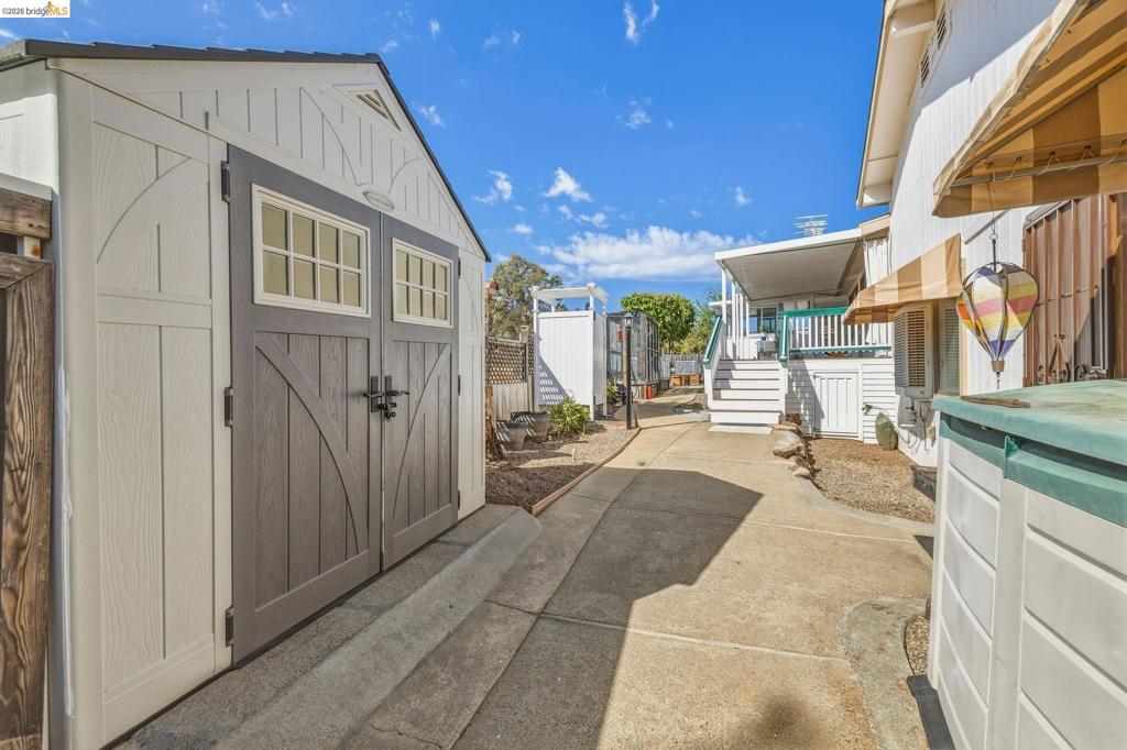 22880 Parkwood Dr, Groveland, CA 95321