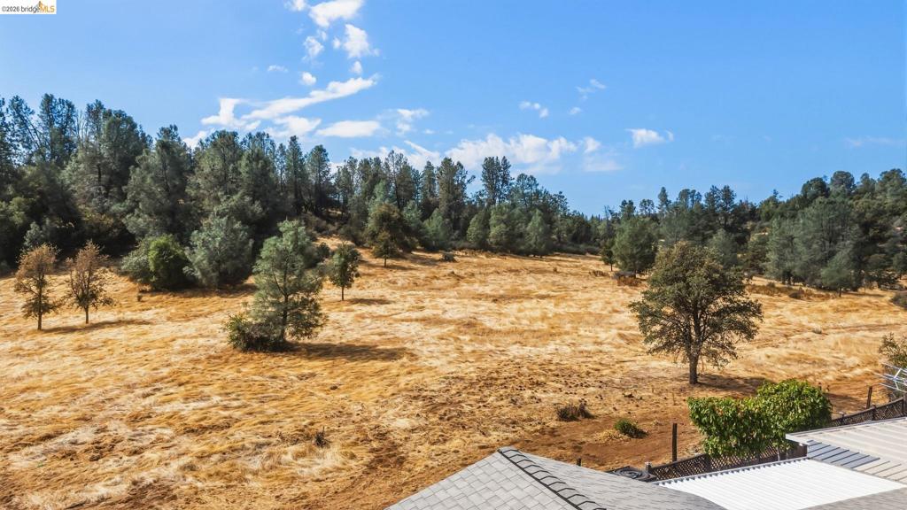 22880 Parkwood Dr, Groveland, CA 95321