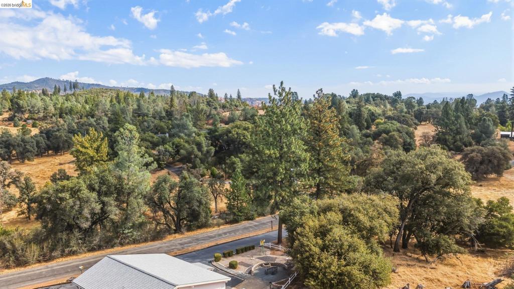 22880 Parkwood Dr, Groveland, CA 95321